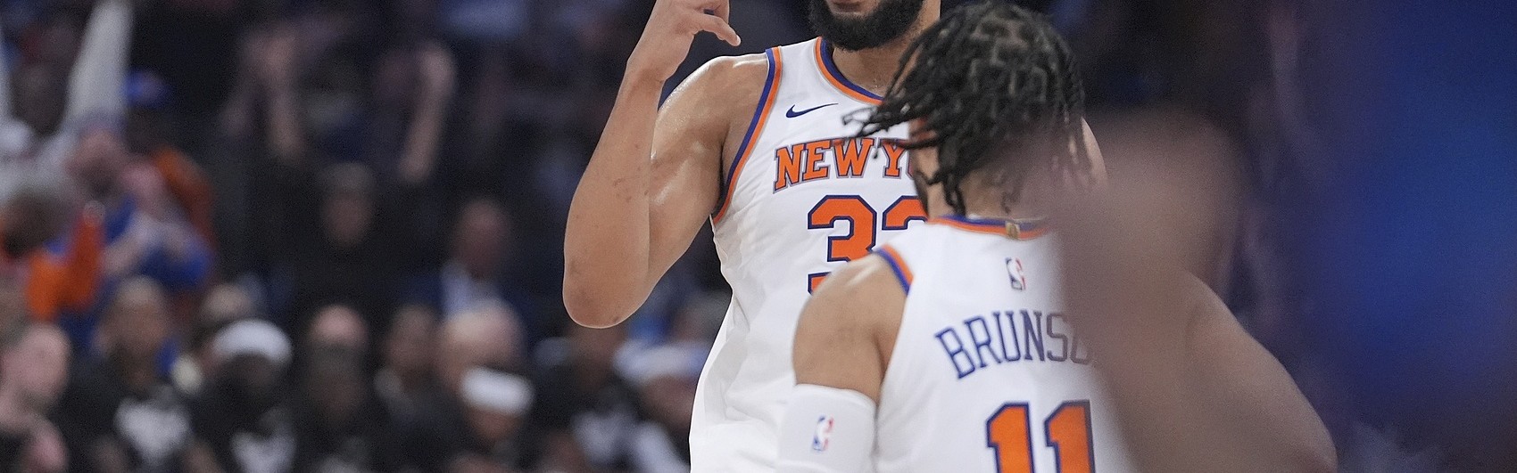 乐鱼APP下载-张佳玮：当下尼克斯像1辆配件齐全但慢热的车 勇士又是输人不输阵